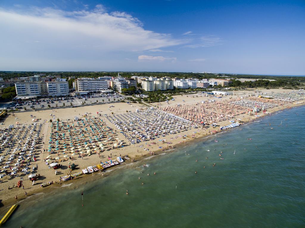 Hotel Ambassador Bibione Exterior foto