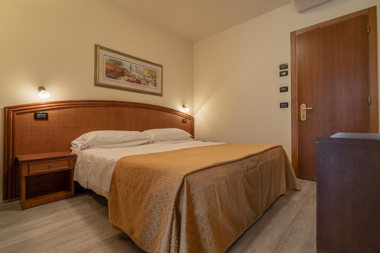 Hotel Ambassador Bibione Exterior foto